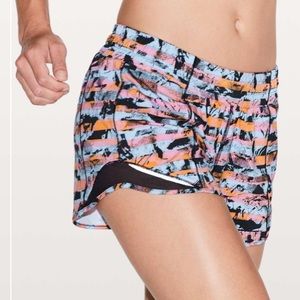 🍋Lululemon Hotty Hot ll Short!